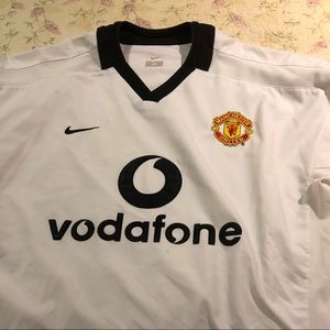 Gently used men’s Nike soccer jersey